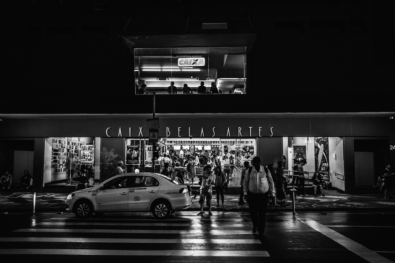 都市欲望电影，现代都市生活的情感与欲望交织探索