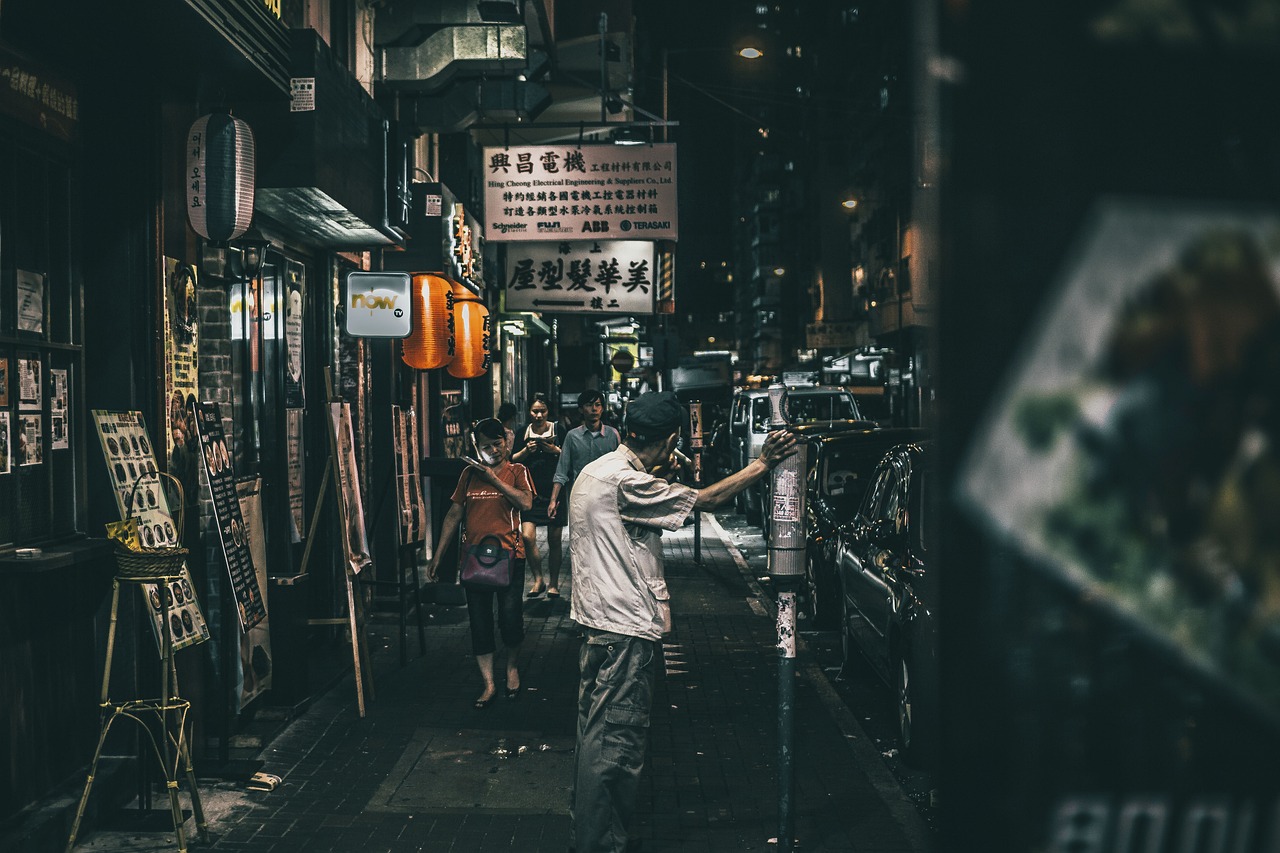 都市外乡人，电视剧中的城市融入与挑战之路