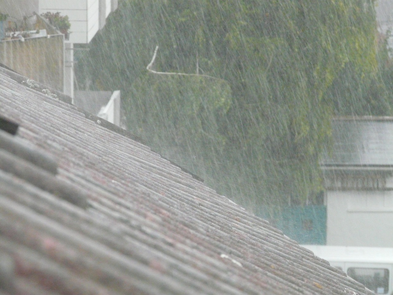 河北暴雨持续引发关注，全力应对暴雨灾害，保障安全最新消息