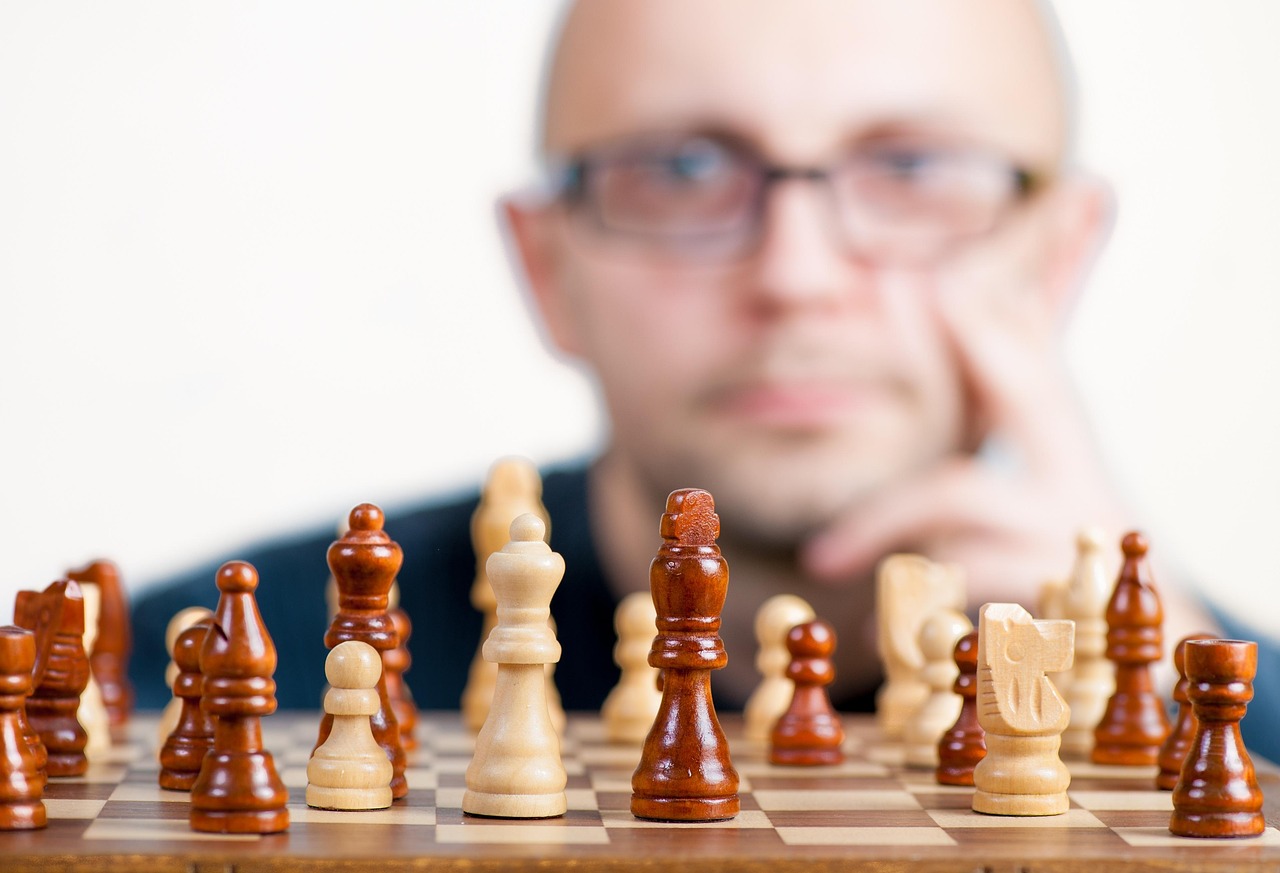 经典象棋比赛视频深度讲解与启示，策略、战术及启示分析